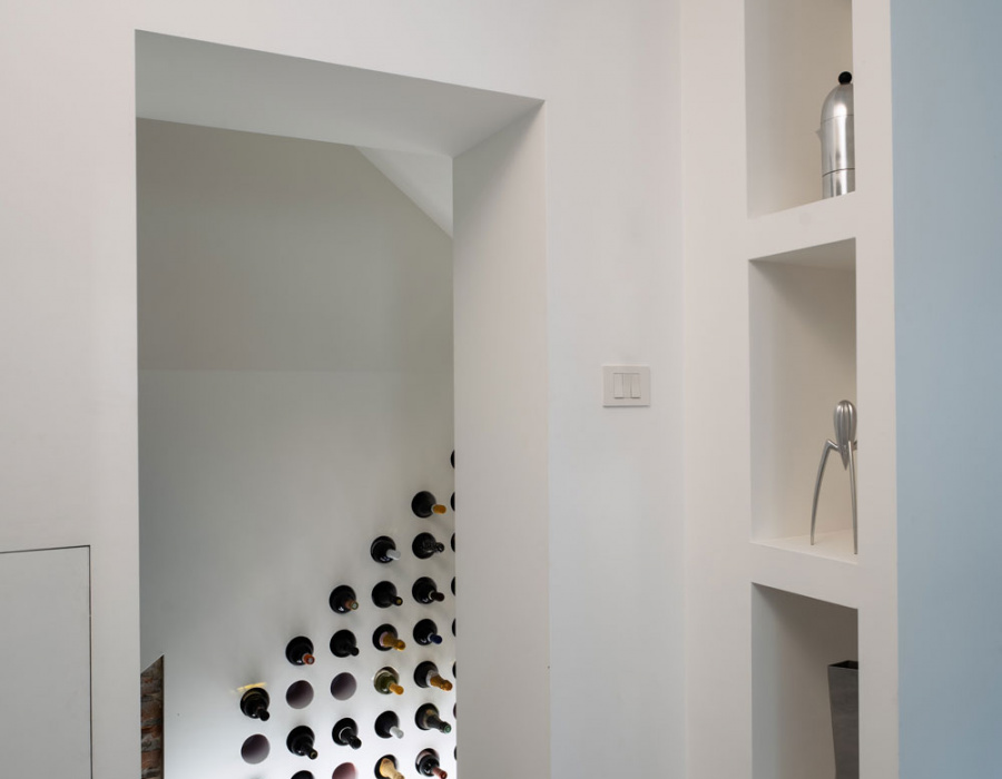 Deco Nuvolato, polished effect flooring in medium gray color. Private residence, Architect Cacurio, Dolo (VE)