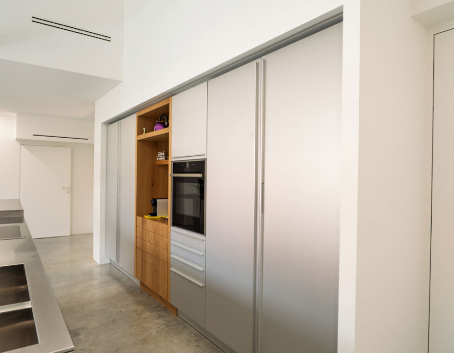 Deco Nuvolato, polished effect flooring in medium gray color. Private residence, Architect Cacurio, Dolo (VE) 08