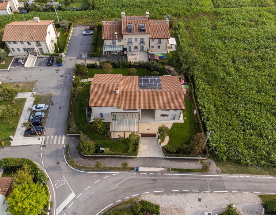 ItalianTerrazzo®, pavimento ghiaino lavato colore giallo ocra. Asolo (TV). 01