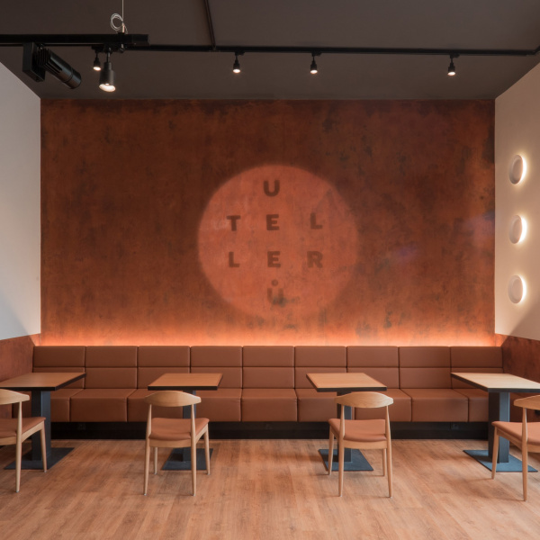 Oxydecor®, Corten effect vertical coating. U Tellerù restaurant, Prague. Project: 20-20 Architekti. 01