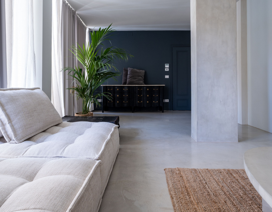 microverlay cemento resina colore turtledove appartamento privato centro storico Padova 05