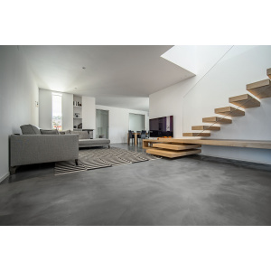 Microverlay - sol en béton résine de faible épaisseur - appartement privé - Studio Stocco Architetti