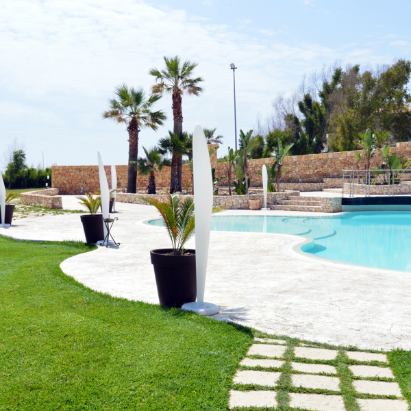 Capo Campolato, Sicile, Trapani, Syracuse, Brucoli, Bay of Silence, sol, imprimé, béton, pierre, rocher, station, hôtel, vacances, piscine, jardin, paysage, île