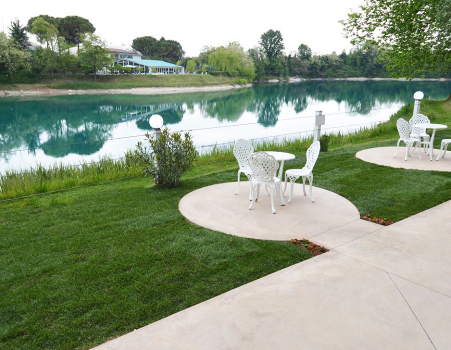 pavimenti per giardini esterni resistenti pavimentazione da giardino terrazze vialetti economico  