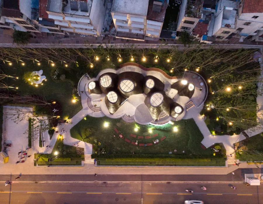 Pavimento effetto nuvolato Deco Nuvolato colore light gray. Talent Park, Wuhan, Cina. Project by Wuhan Zhongchuang Huanya Architectural Landscape Design Engineering Co